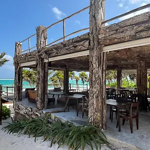 Amana , Front Tulum